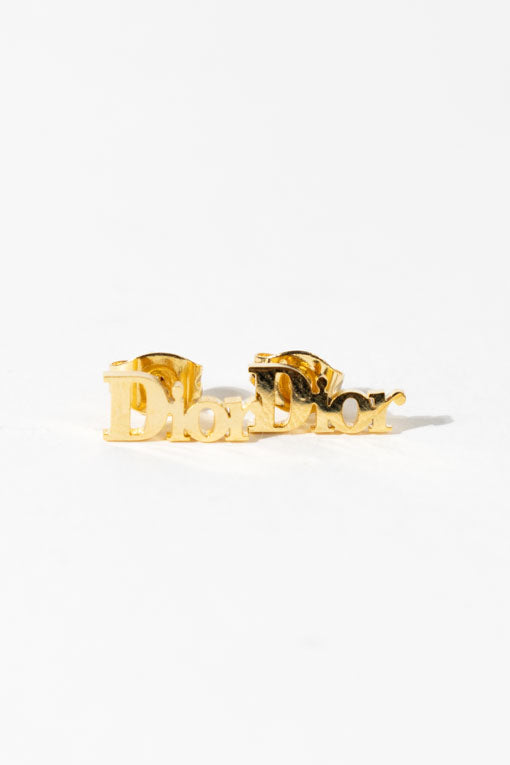 Aretes inspo letras Doradas