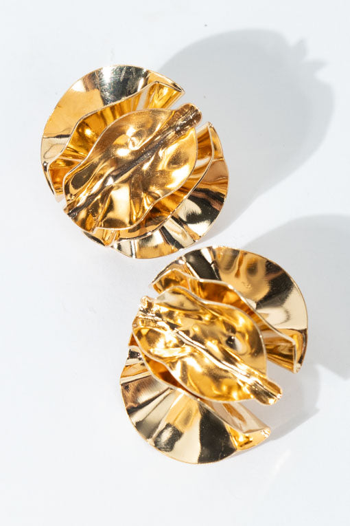 Arete clavel dorado